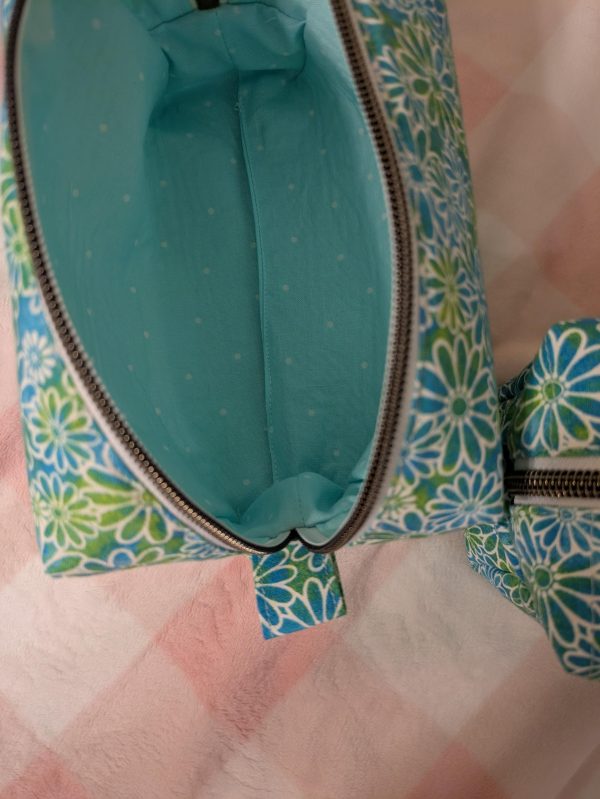 Quilted Makeup Bag Handmade Blue Green Flower Power - Image 6