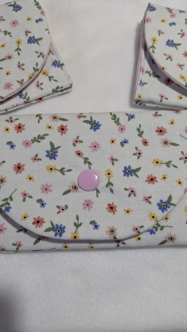 Pastel Floral on White Triple Pocket Wallet - Image 3