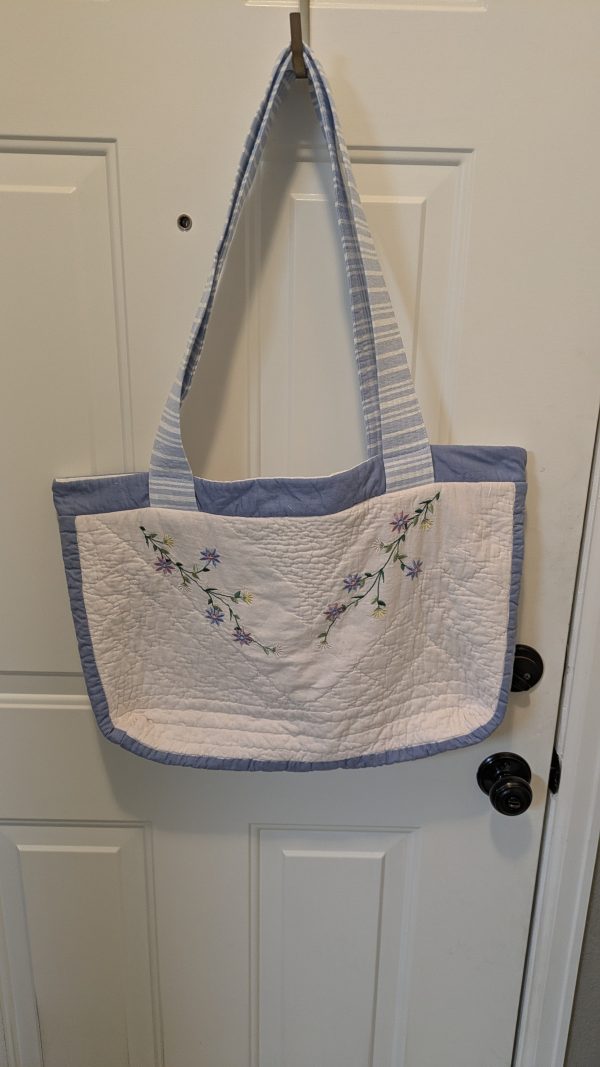 Christmas Gift Pak – Quilted Weekender Tote Set  Includes Coordinating Tote Bag, Makeup Bag, Wallet & Keychain