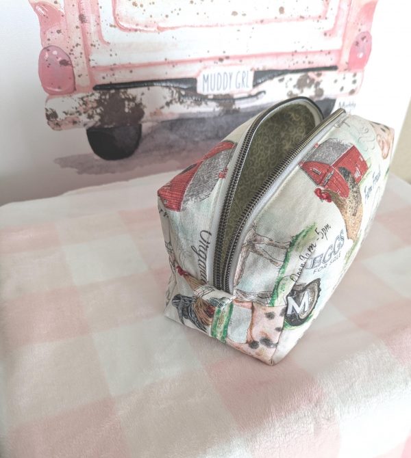 Country Farmhouse Quilted Makeup Bag Handmade - Image 5