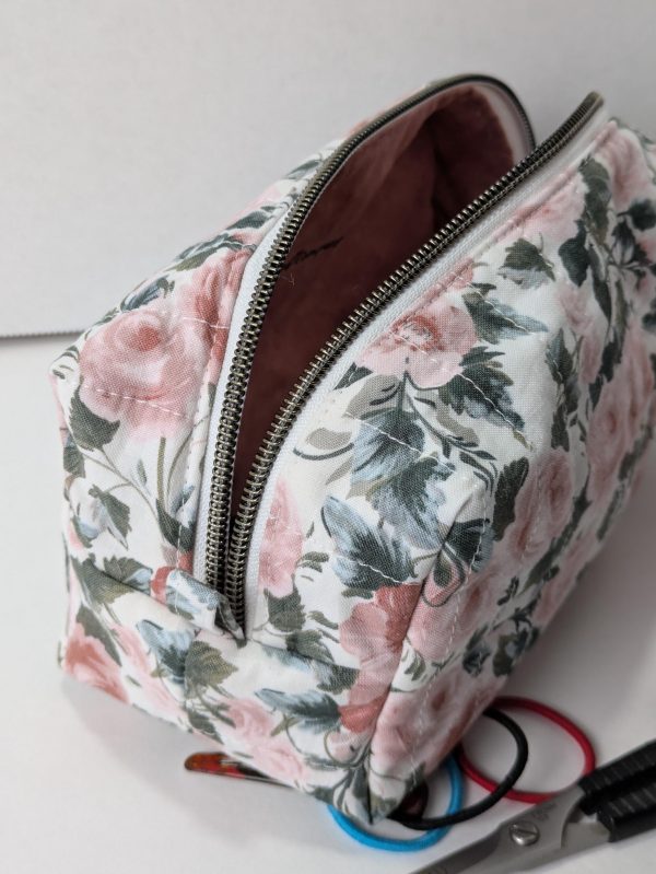 Vintage Rose Quilted Makeup Bag Handmade - Image 10