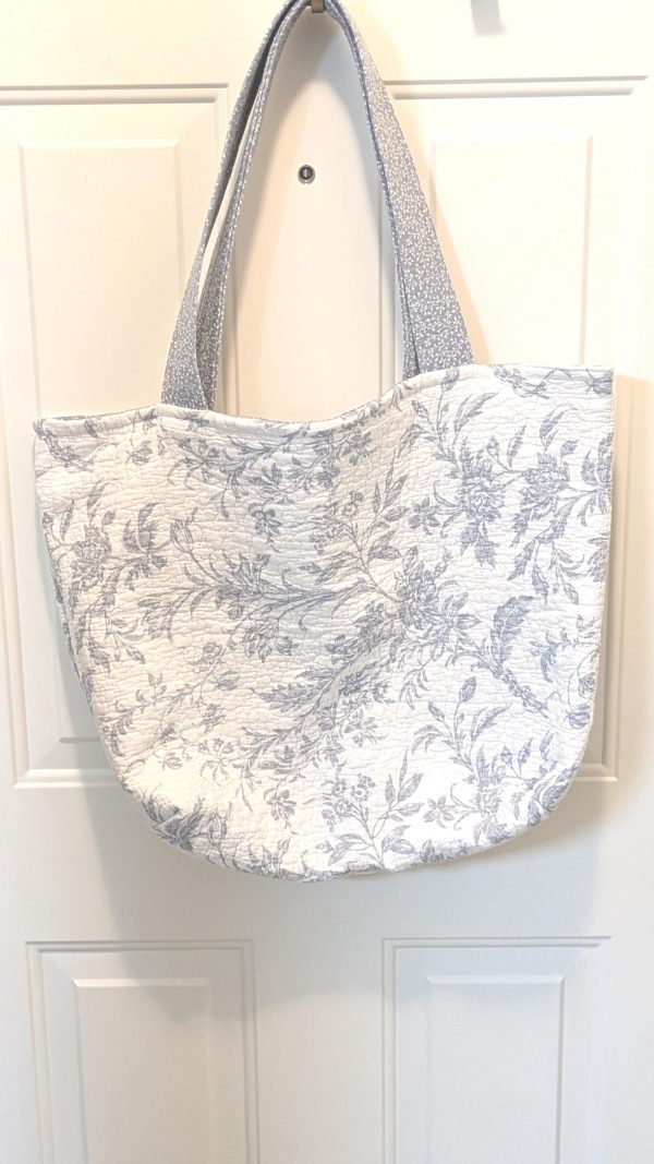 Quilted Weekender Bag Williamsburg Blue